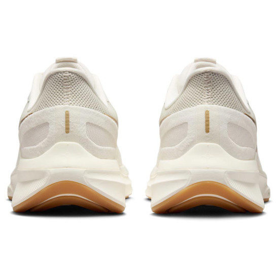 Nike Structure 25